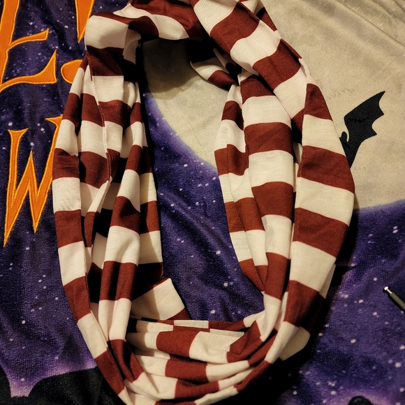 🎆 Striped Infinity Scarf | Lightweight | Multiple Colors | OS - Picture 2 of 12